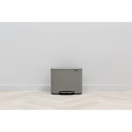 Brabantia Pedaalemmer 11 + 23 L MC Grey -Lifestyle-Productwinkel 39b9c760321e44ff871a15f48c7026ca