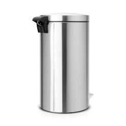 Brabantia Pedaalemmer 45 Liter Silent Matt Steel -Lifestyle-Productwinkel 95a8a8182e554f9bb78f3900e4c48954